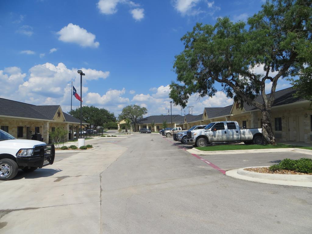 Hotel Texas Cuero Bagian luar foto