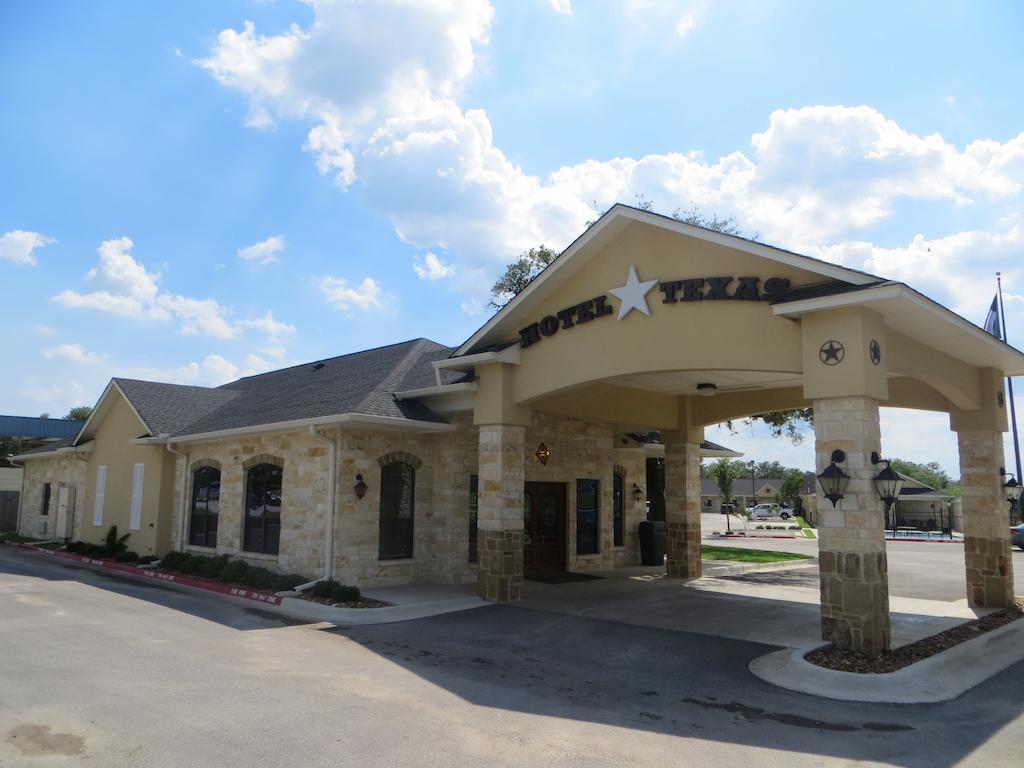 Hotel Texas Cuero Bagian luar foto